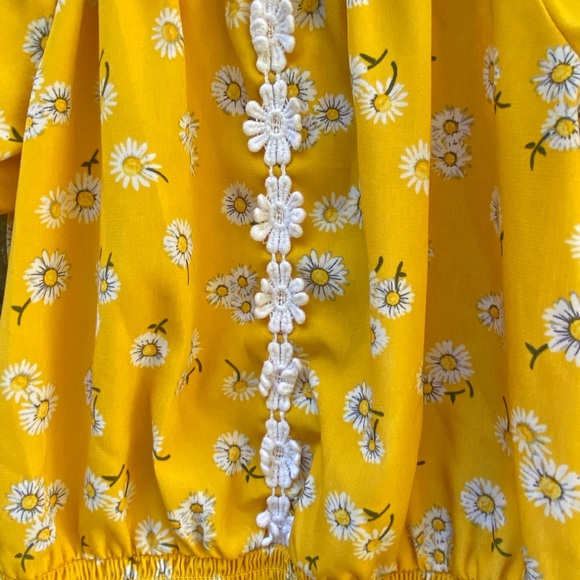 GIRL BLOUSE AND SHORT - Picture 3 of 7